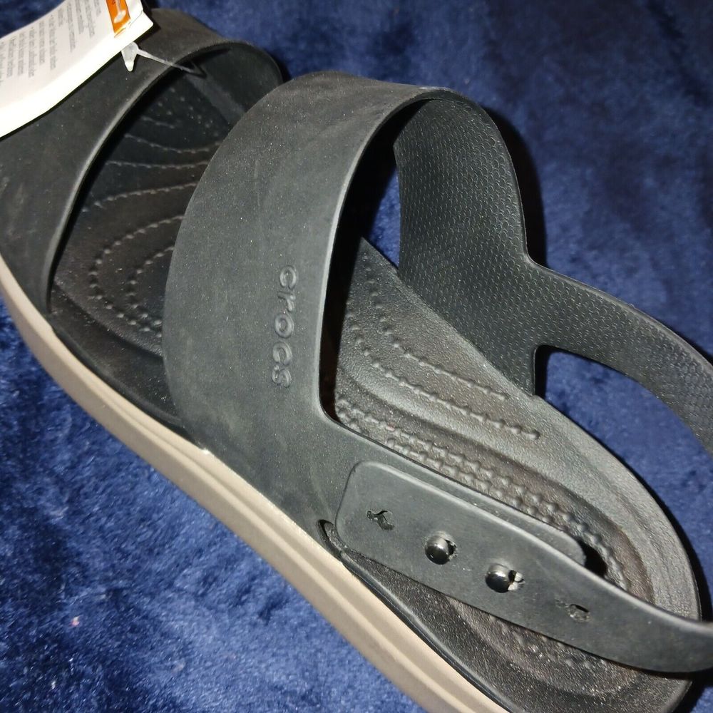 Crocs Sandals Brooklyn Lite Ride Low Wedge Women’s Size 8 Black/tan Bottoms
